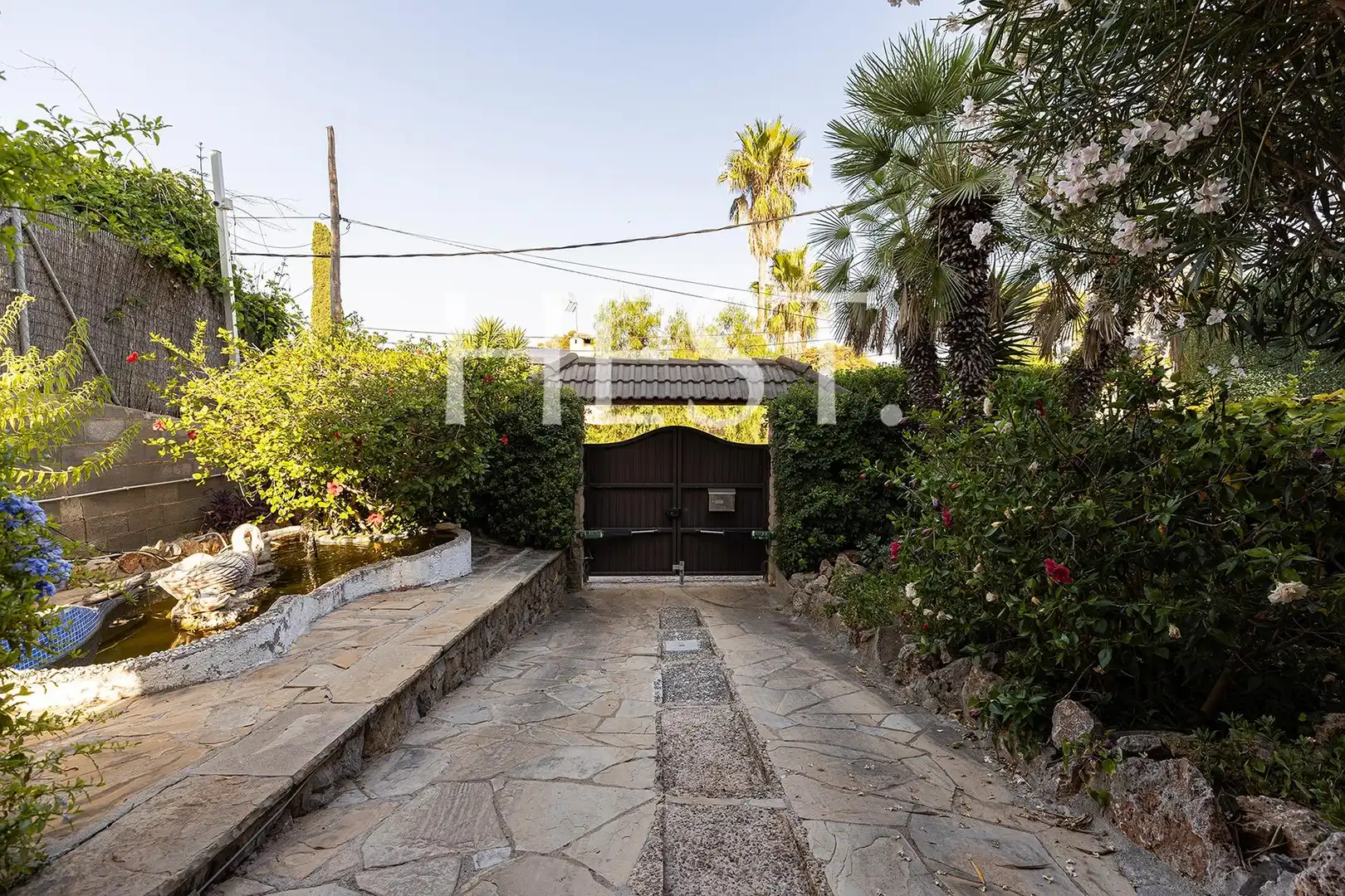 Vista exterior de Casa o chalet en venta en Castelldefels con Calefacción, Jardín privado y Parquet