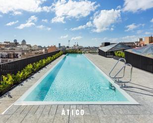 Swimming pool of Attic to rent in  Barcelona Capital  with Air Conditioner, Heating and Terrace