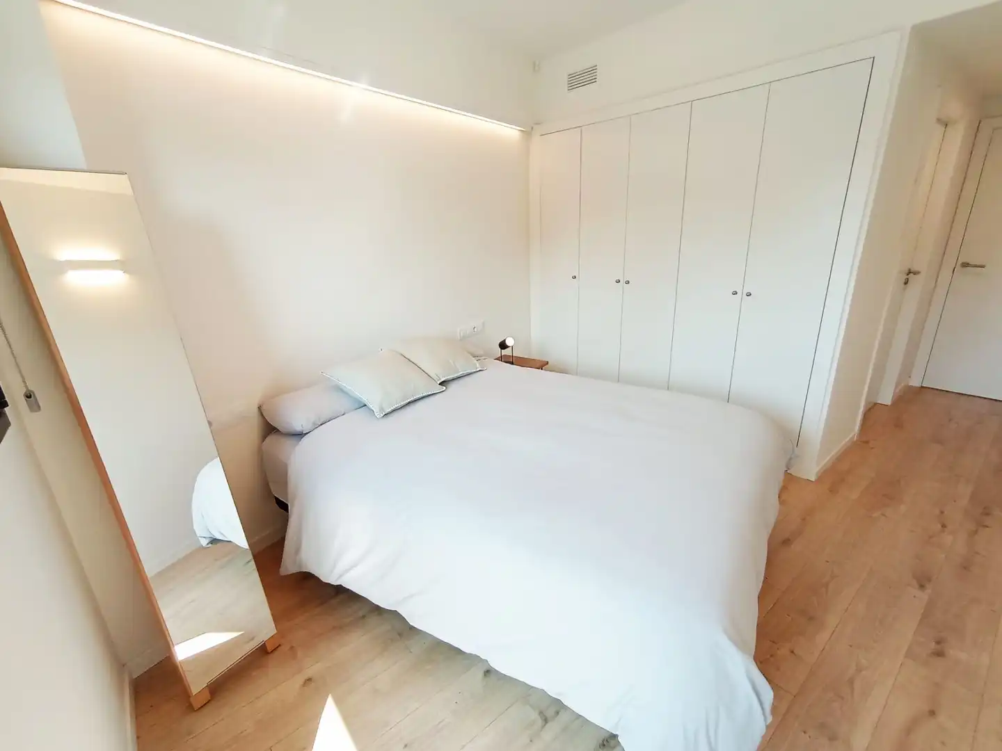 Bedroom of Flat for rent in Terrassa  with Air Conditioner, Heating and Terrace