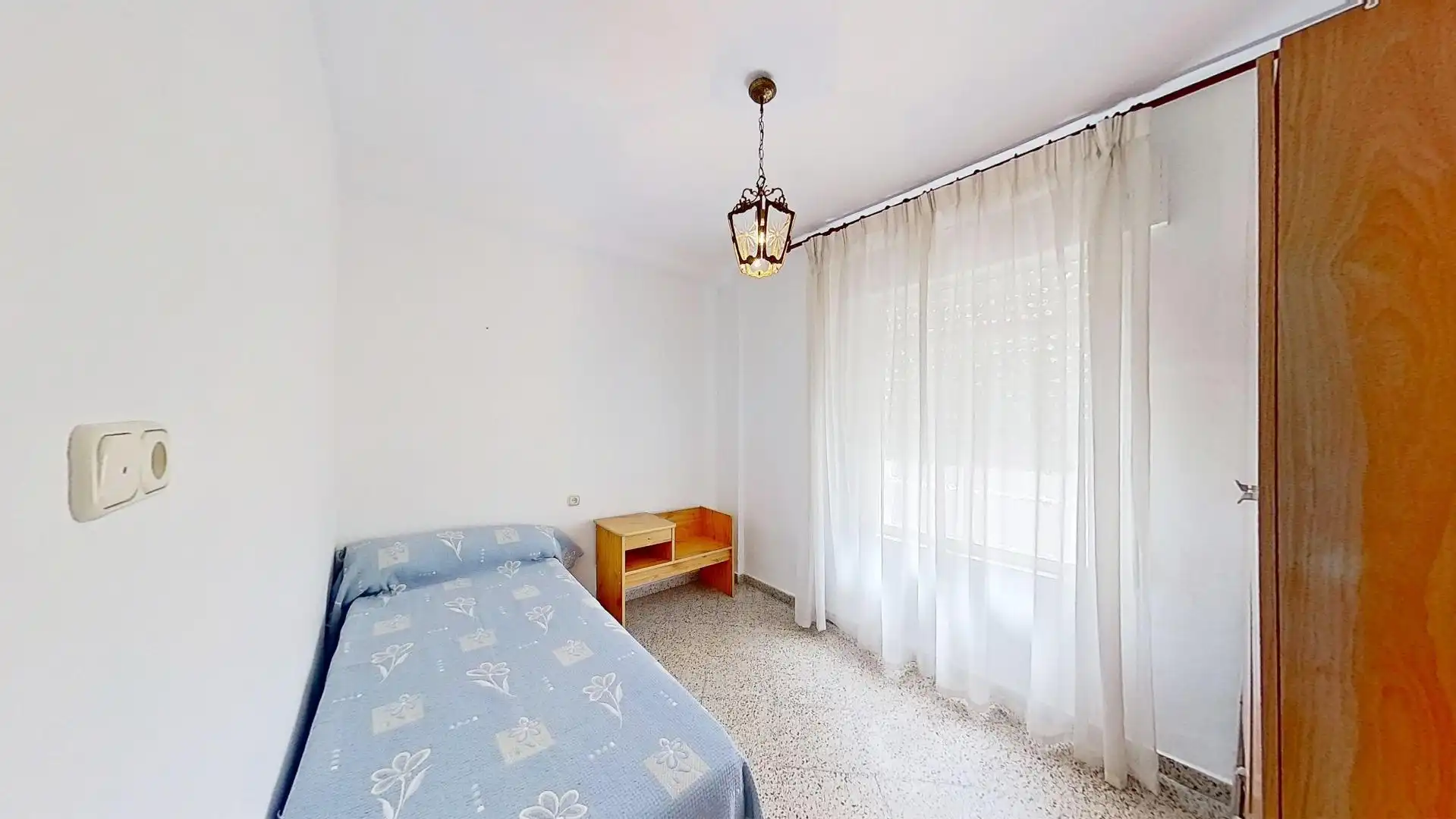 Dormitori de Pis en venda en Motril amb Balcó i Alarma