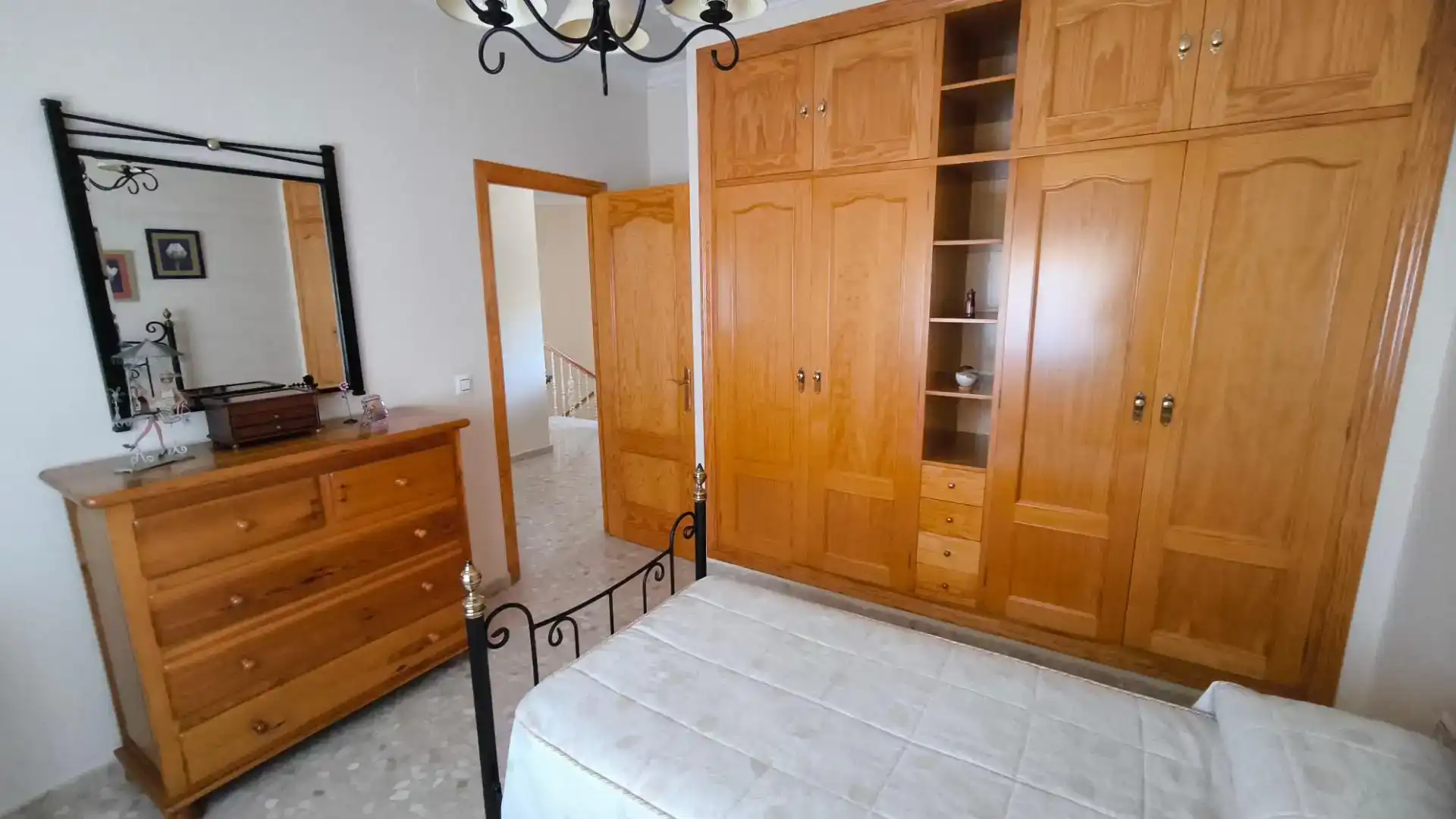 Dormitori de Casa o xalet en venda en Valencina de la Concepción amb Piscina