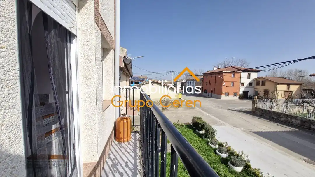 Casa adosada en venda a Herramélluri
