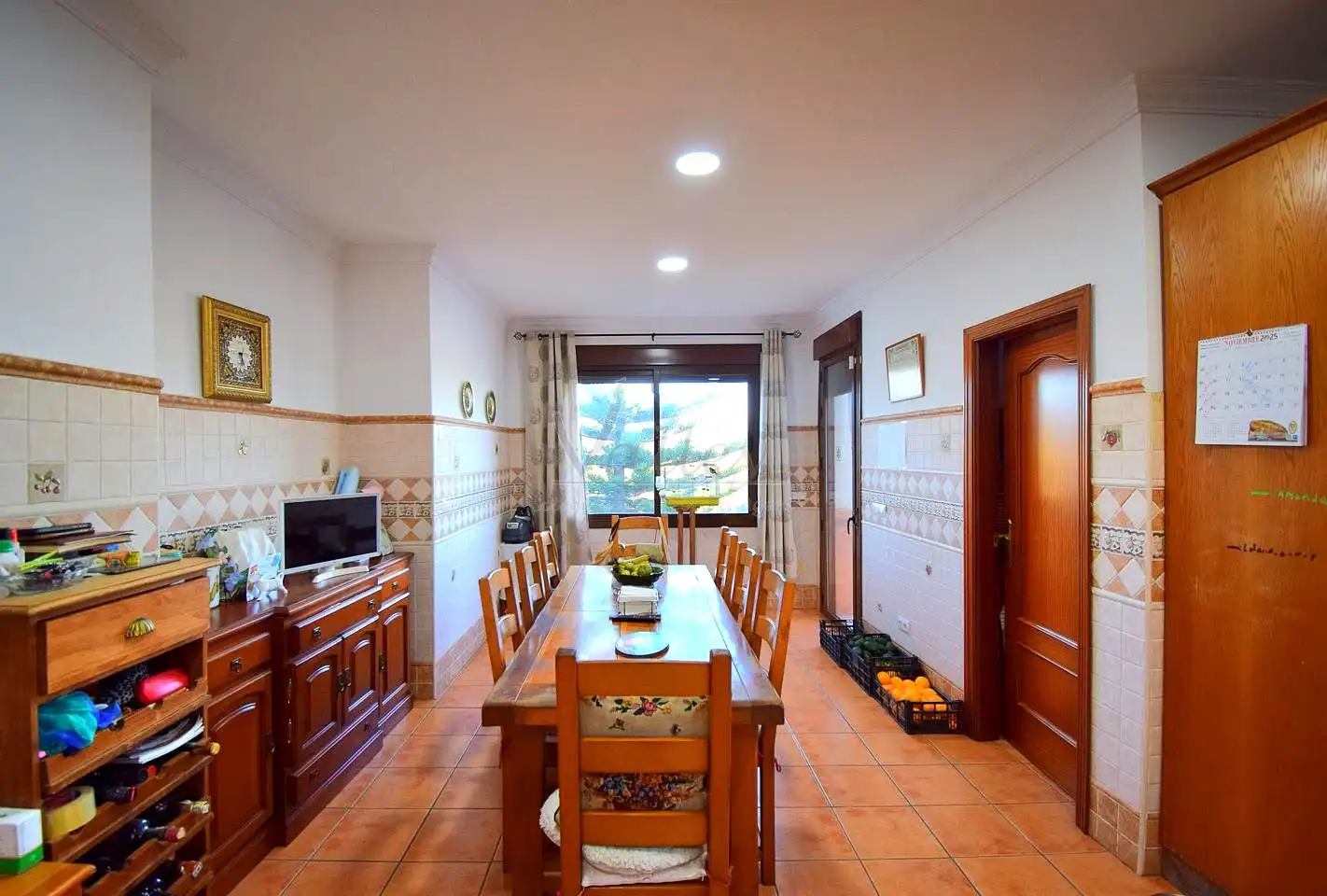 Menjador de Finca rústica en venda en Estepona amb Jardí privat, Terrassa i Traster