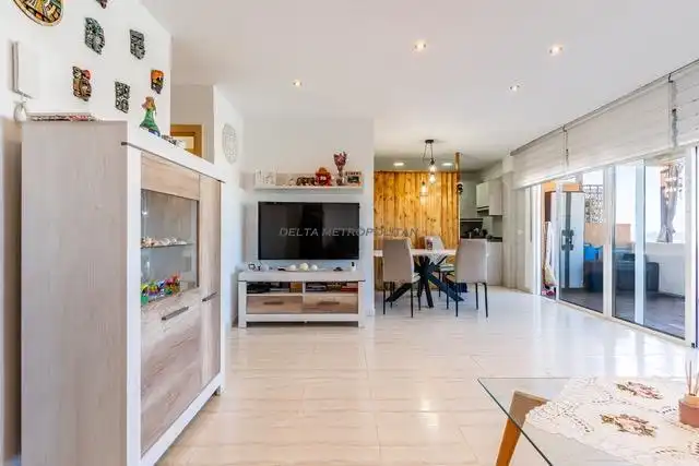 Sala d'estar de Apartament en venda en San Miguel de Abona amb Aire condicionat, Terrassa i Moblat