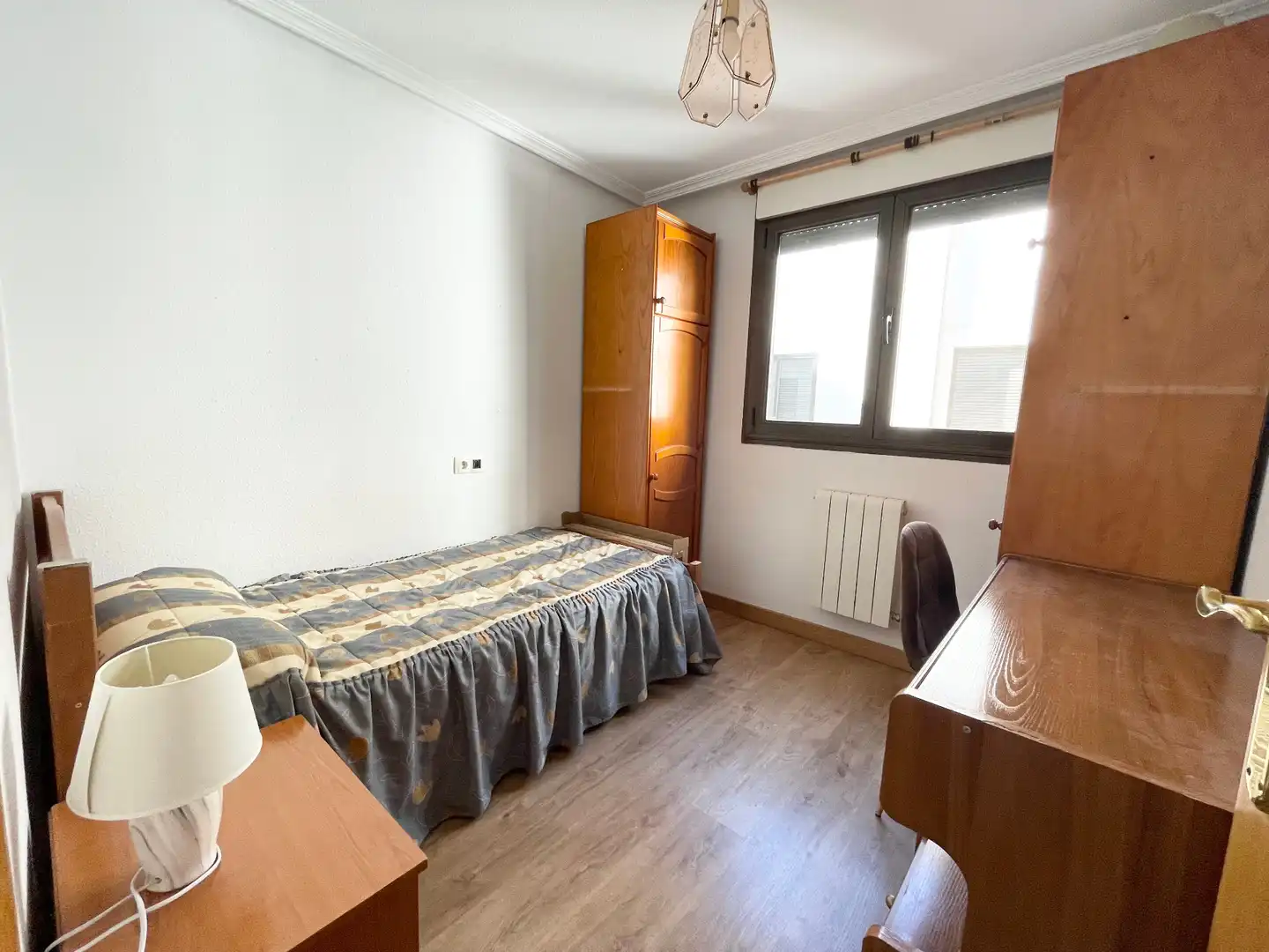 Bedroom of Flat for rent in Salamanca  with Heating, Parquet flooring and Furnished