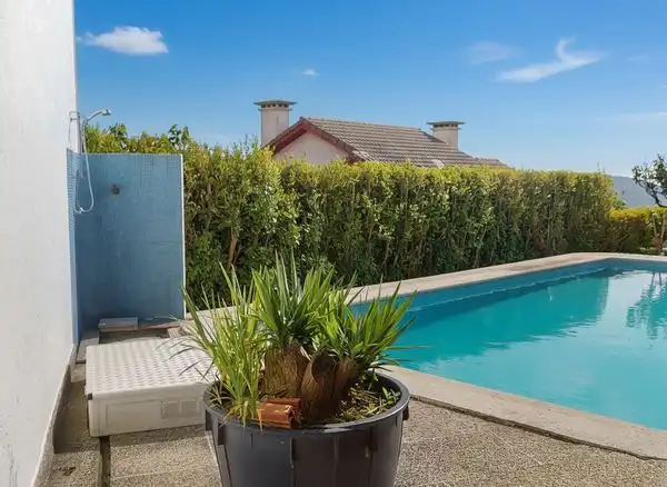 Piscina de Casa o xalet en venda en Vigo  amb Calefacció, Jardí privat i Terrassa