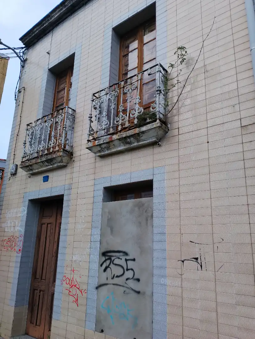 Vista exterior de Casa adosada en venta en Ribeira con Jardín privado, Terraza y Amueblado