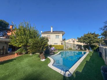 Casa con balcón en venta en Sant Esteve Sesrovires