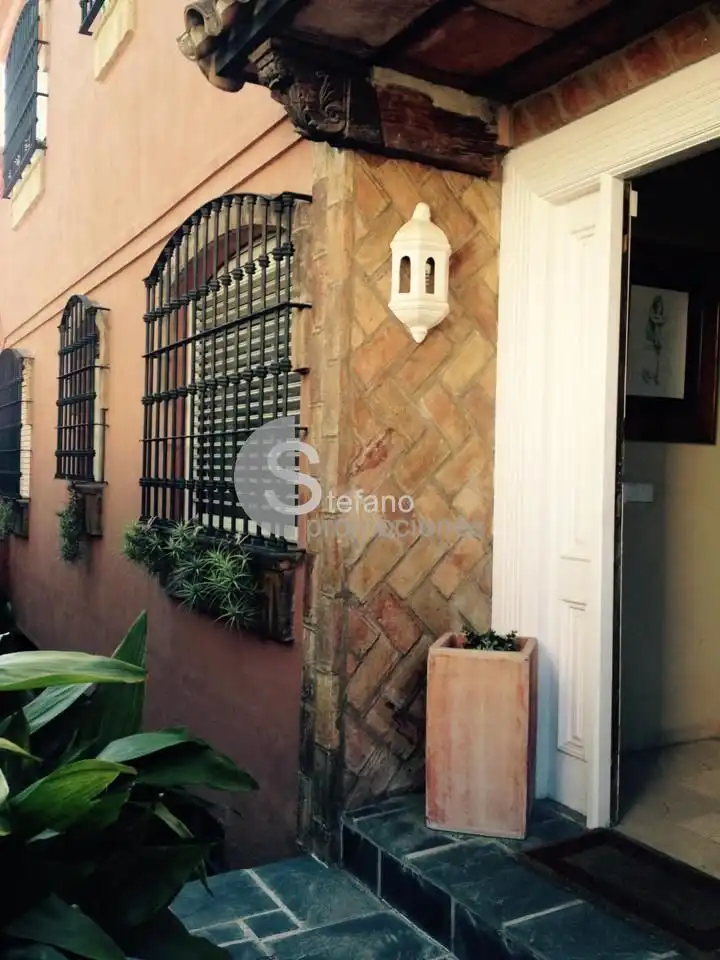 Vista exterior de Casa adosada de alquiler en Málaga con Aire acondicionado, Jardín privado y Terraza