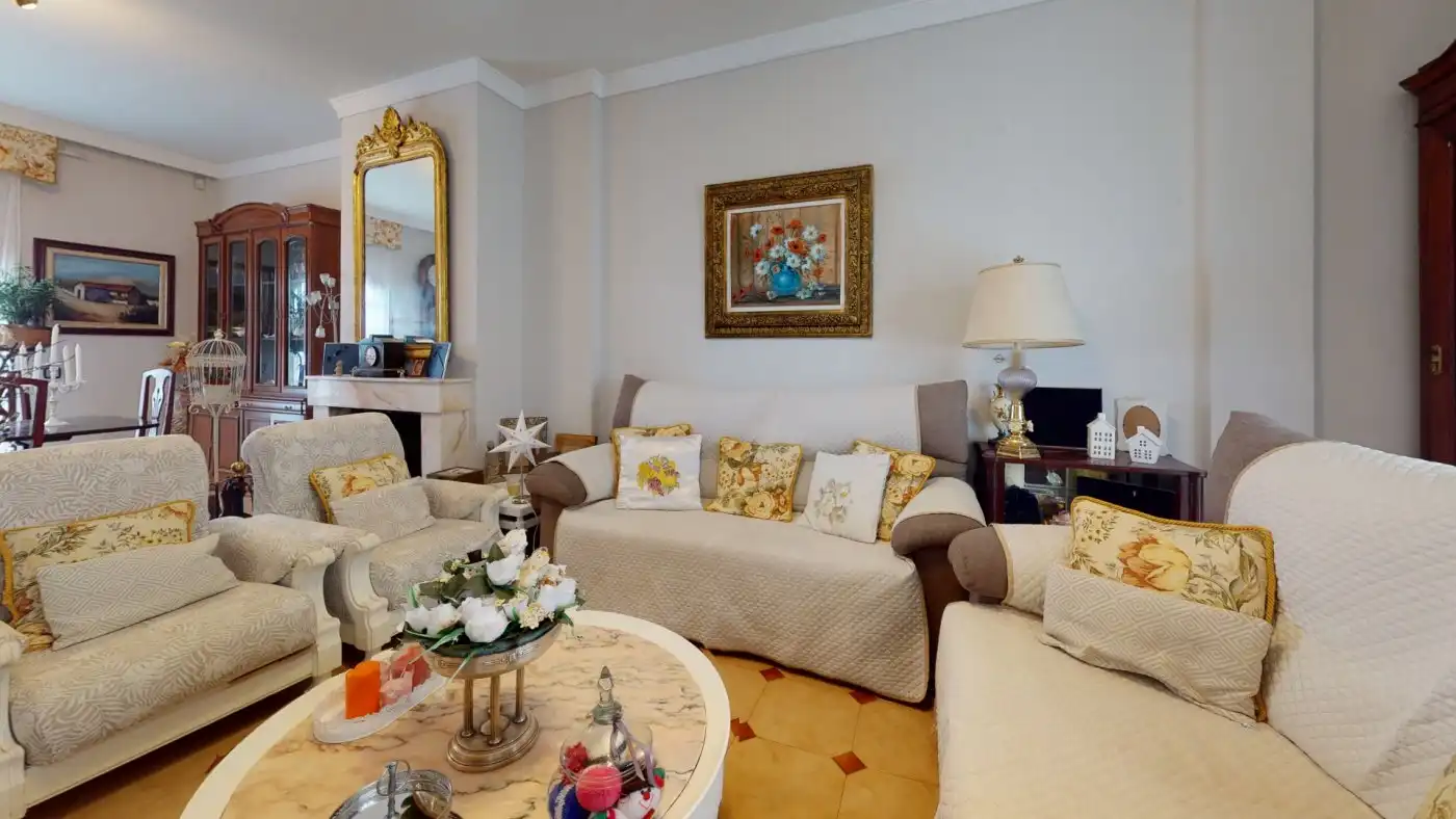 Sala d'estar de Casa o xalet en venda en Las Palmas de Gran Canaria amb Jardí privat, Terrassa i Traster