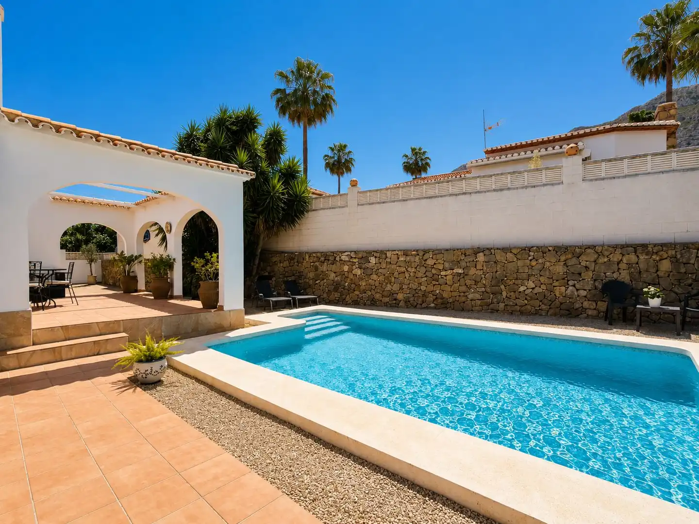 Villa con piscina in vendita a El Montgó, imagen 2