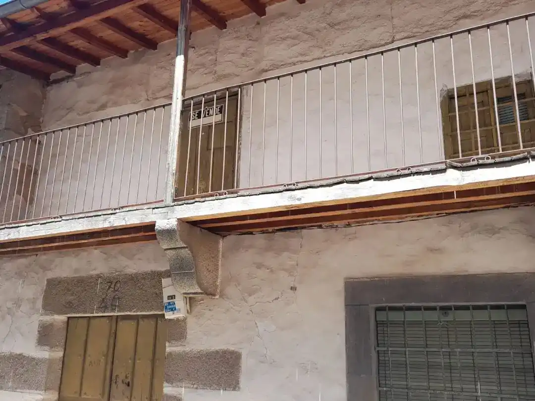 Terrassa de Casa adosada en venda en Becedas amb Balcó