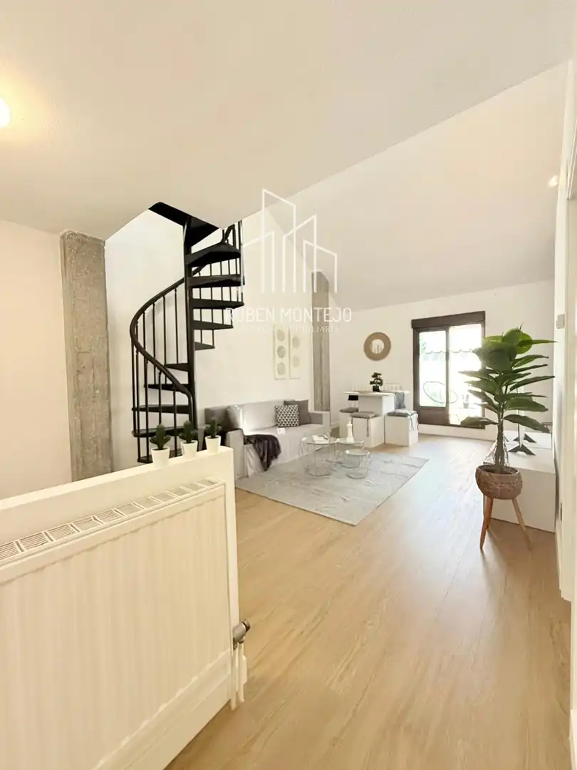 Sala de estar de Dúplex en venta en Villamayor con Calefacción, Terraza y Balcón