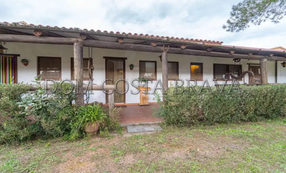 Vista exterior de Casa o xalet en venda en Viladamat amb Aire condicionat, Calefacció i Moblat