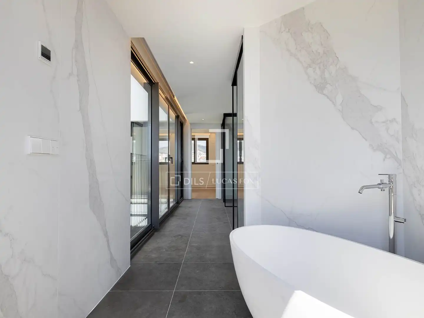 Bathroom of Attic for sale in Barcelona  with Air Conditioner, Terrace and Swimming Pool
