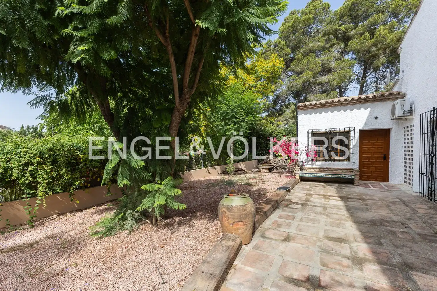Vista exterior de Casa o chalet de alquiler en Paterna con Aire acondicionado, Calefacción y Jardín privado
