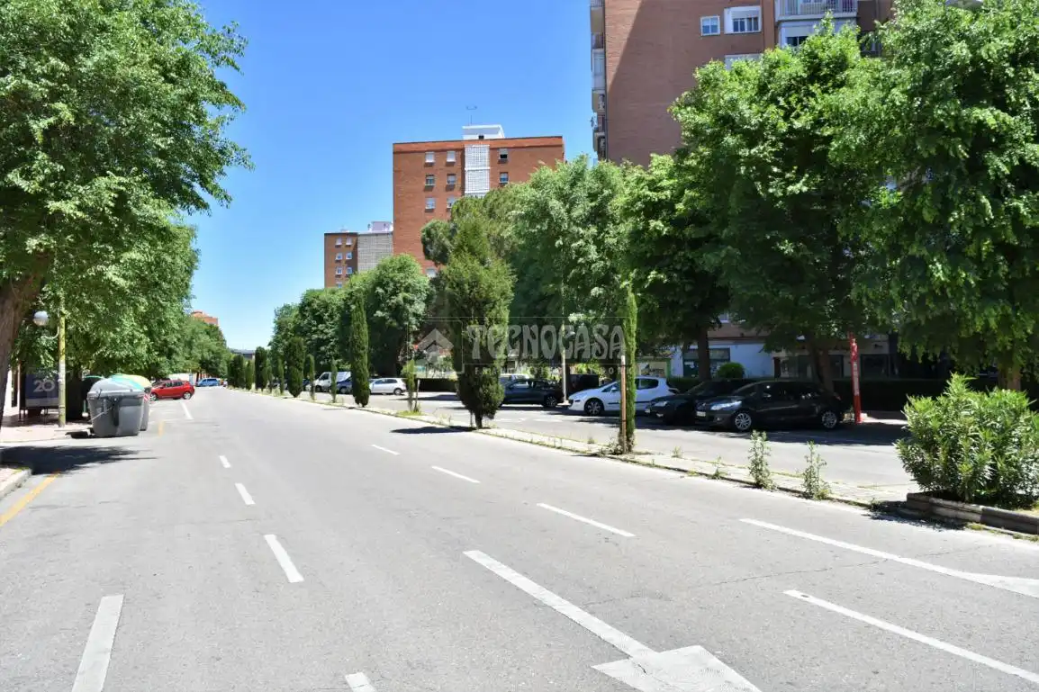 Vista exterior de Piso en venta en Alcalá de Henares con Calefacción y Terraza