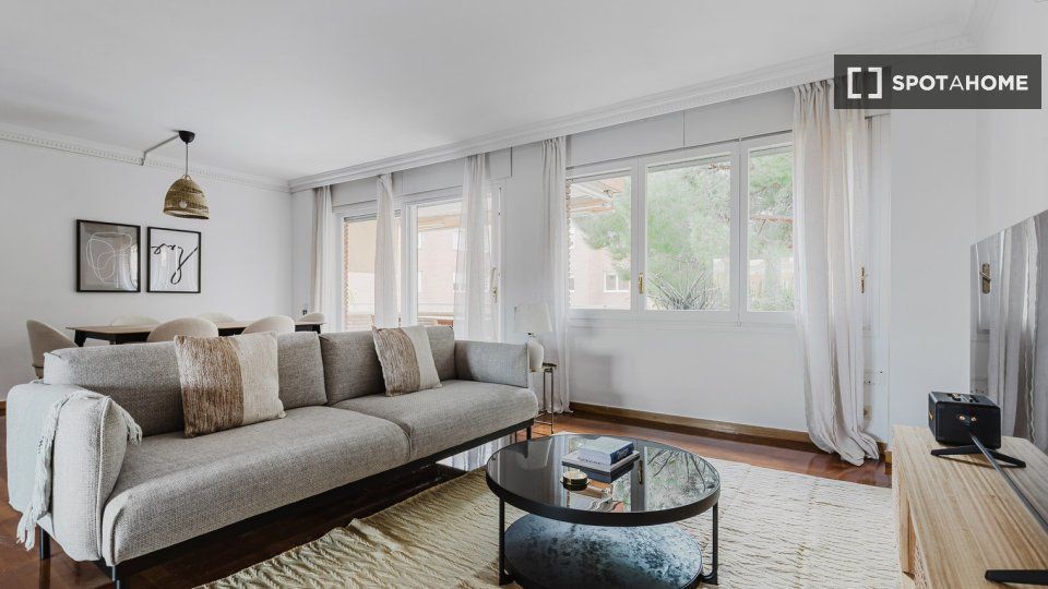 Living room of Flat to rent in  Barcelona Capital  with Air Conditioner, Heating and Furnished