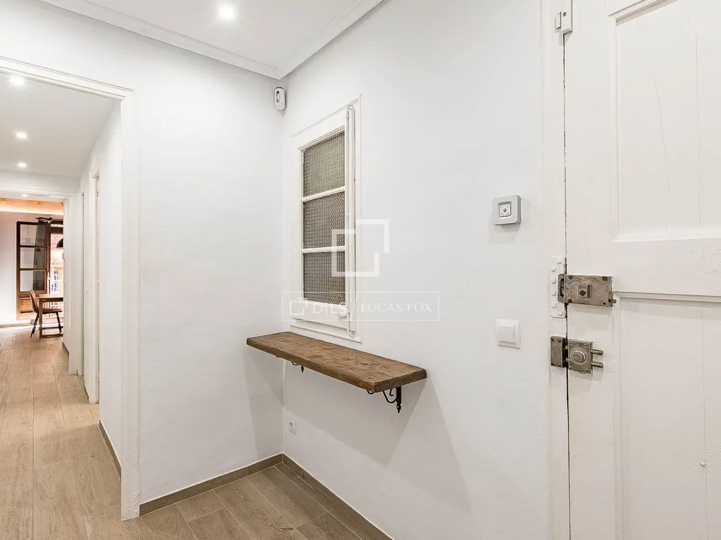 Flat for sale in Barcelona  with Air Conditioner, Heating and Furnished