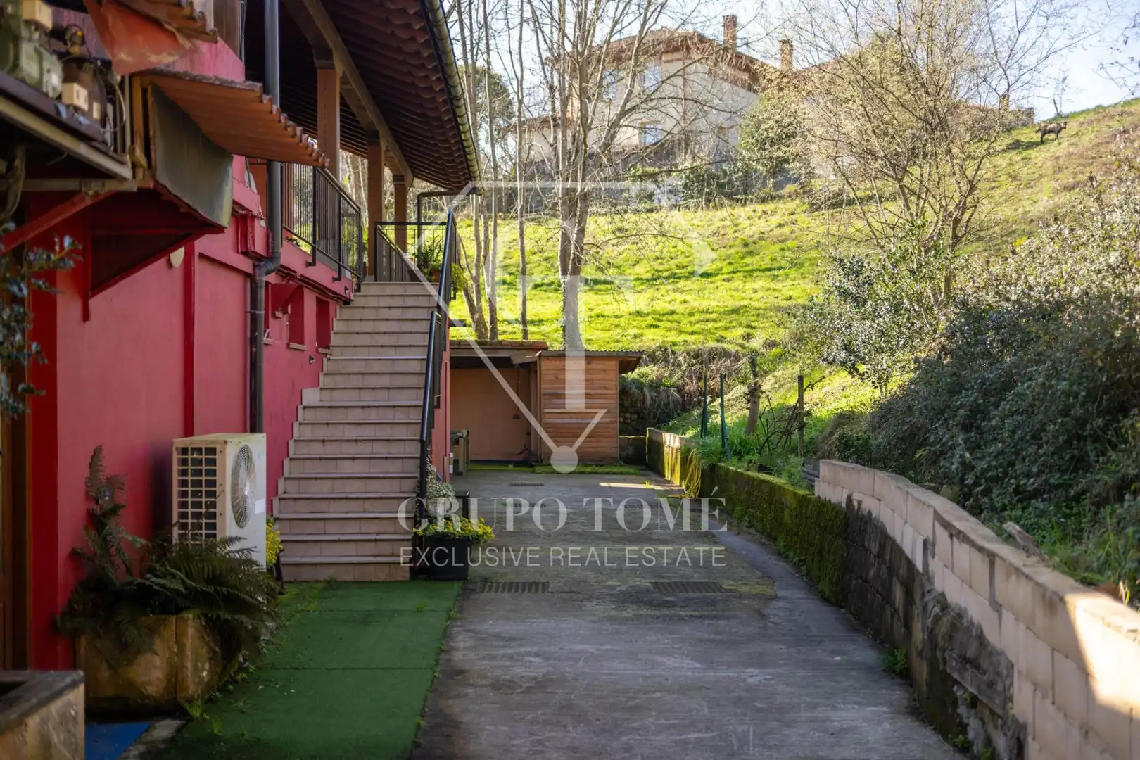 Vista exterior de Casa o chalet en venta en Usurbil con Calefacción, Jardín privado y Terraza
