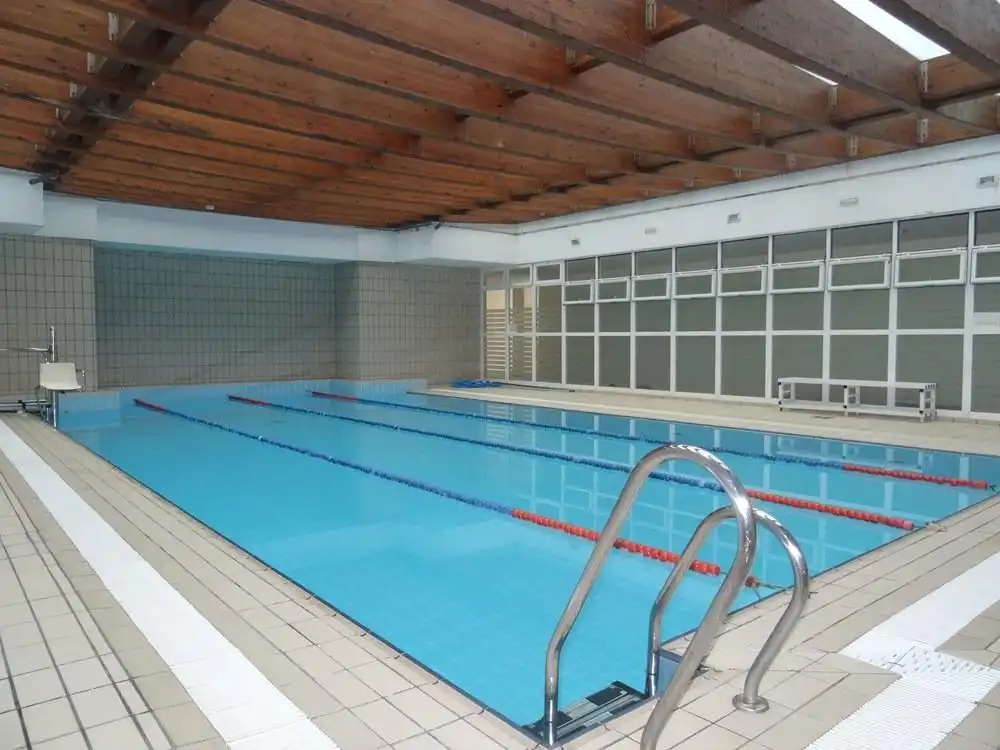Piscina de Pis en venda en Sevilla amb Aire condicionat, Calefacció i Traster