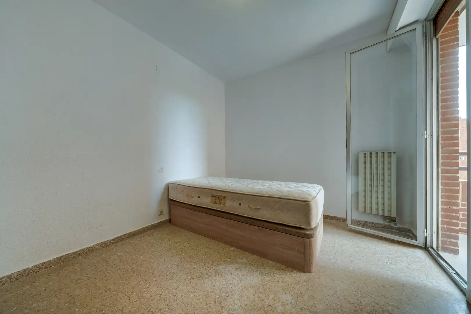 Dormitori de Pis en venda en Paterna amb Aire condicionat, Terrassa i Forn