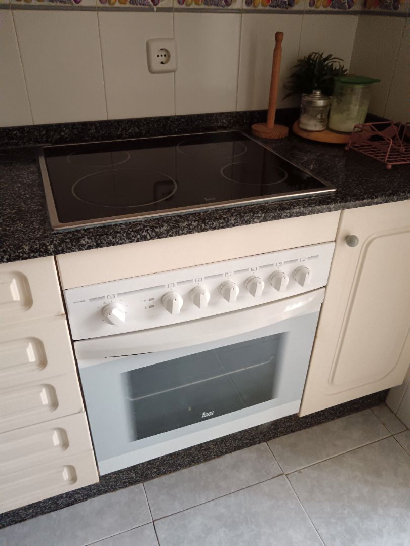 Kitchen of Flat for sale in Cartagena  with Air Conditioner, Heating and Oven