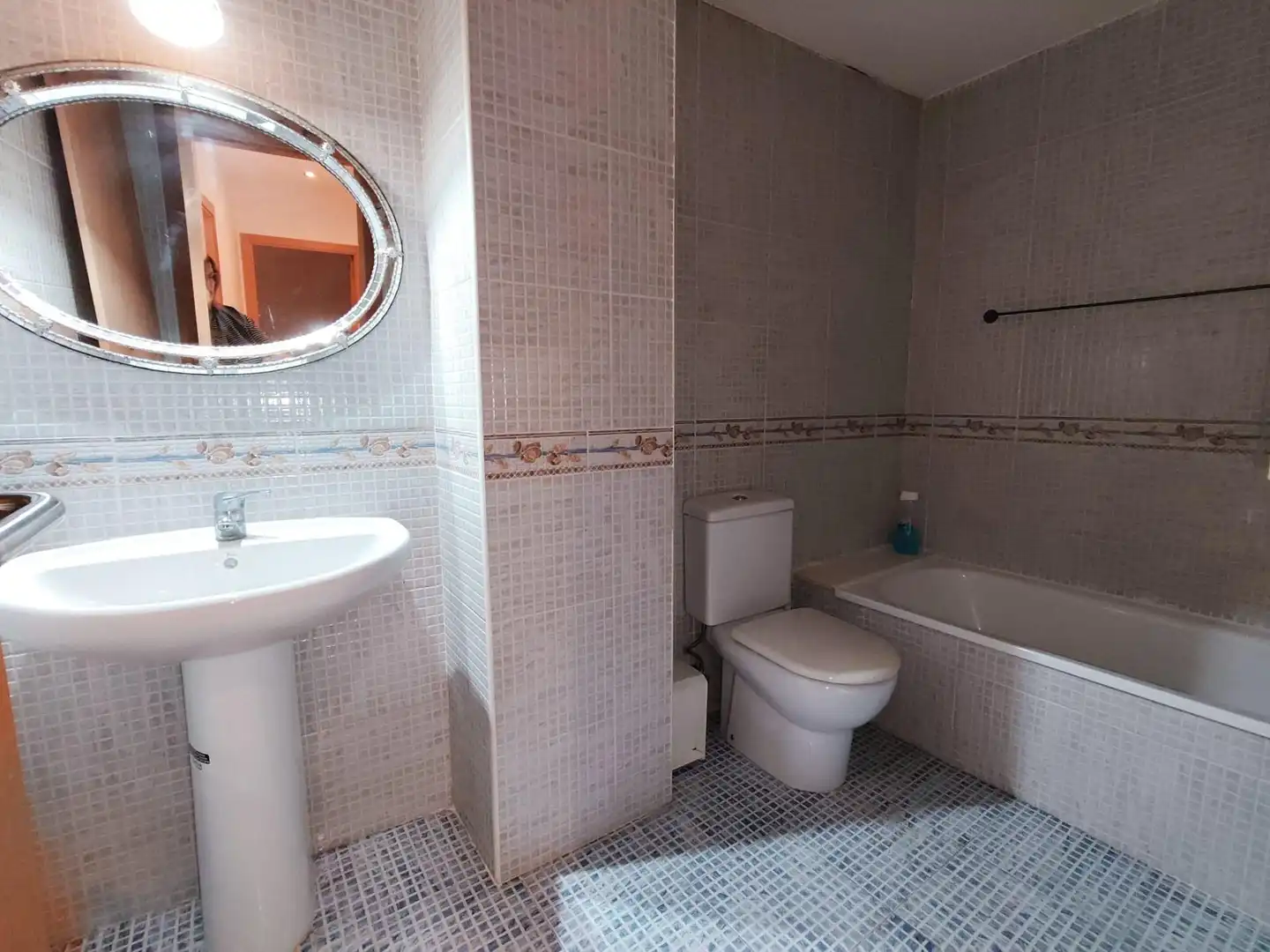 Baño de Piso en venta en Castellón de la Plana / Castelló de la Plana con Terraza y Trastero