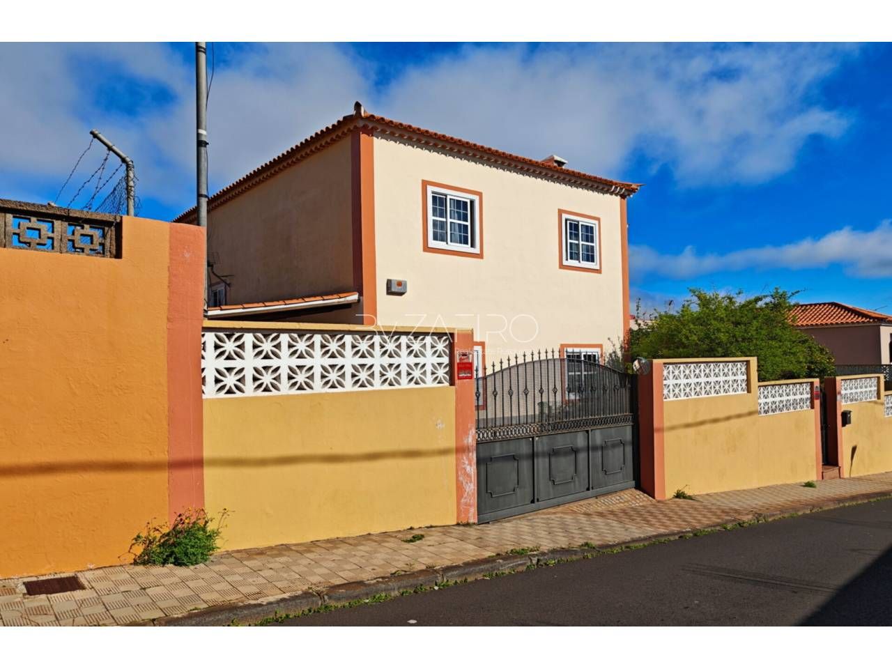 Vista exterior de Casa o xalet en venda en San Cristóbal de la Laguna amb Jardí privat, Parquet i Terrassa