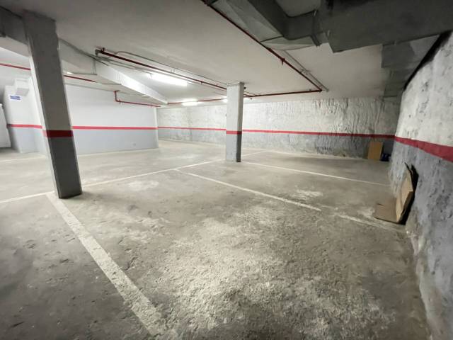 Garaje en Venta en Calle Begur, 11 en Sants-Badal