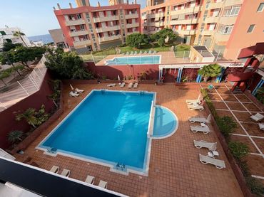 Pis amb piscina en venda a Avenida Antonio Dominguez 15