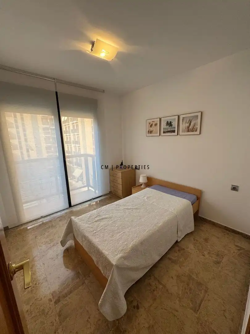 Schlafzimmer von Wohnung zur Miete in Valencia mit Klimaanlage, Heizung und Terrasse
