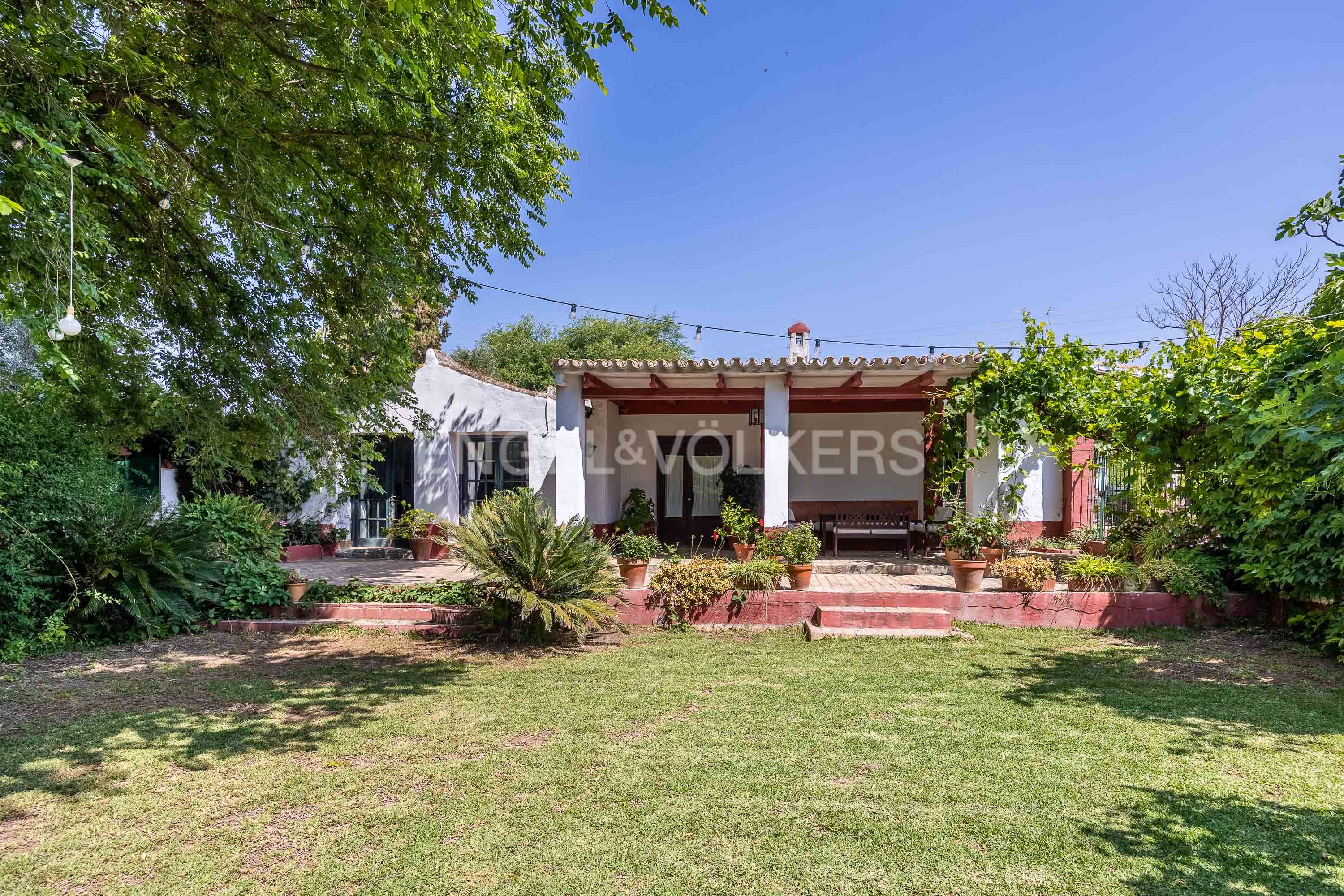 Exterior view of Country house for sale in Alcalá del Río  with Air Conditioner, Heating and Private garden
