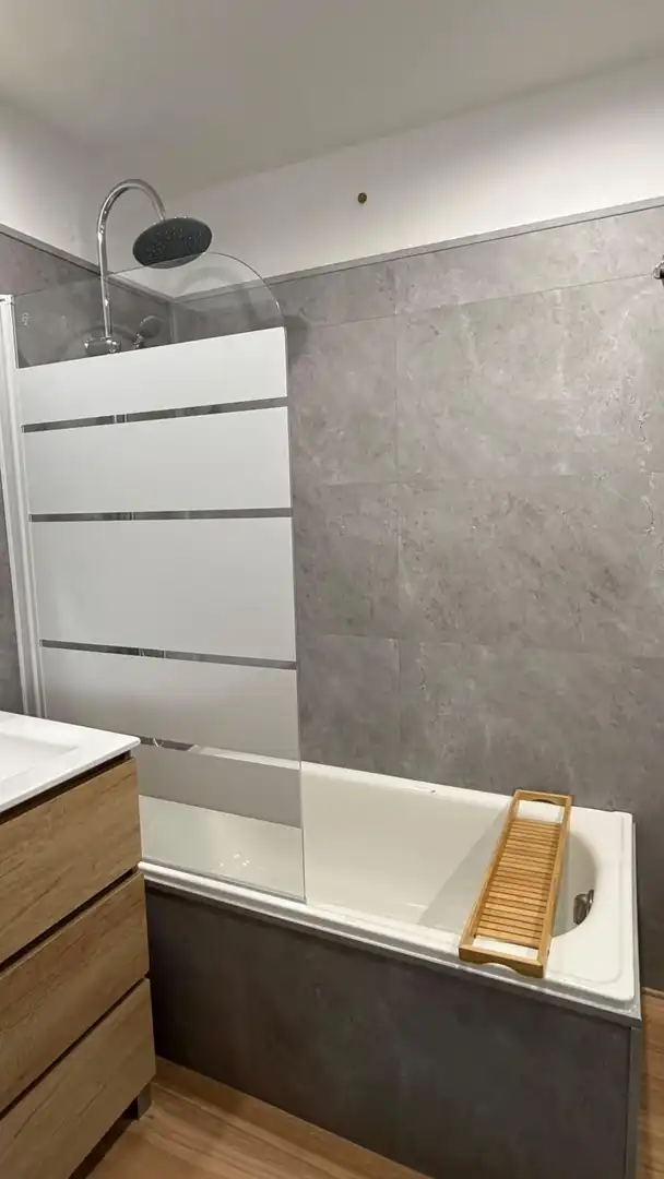 Baño de Estudio de alquiler en Rincón de la Victoria con Aire acondicionado, Jardín privado y Amueblado