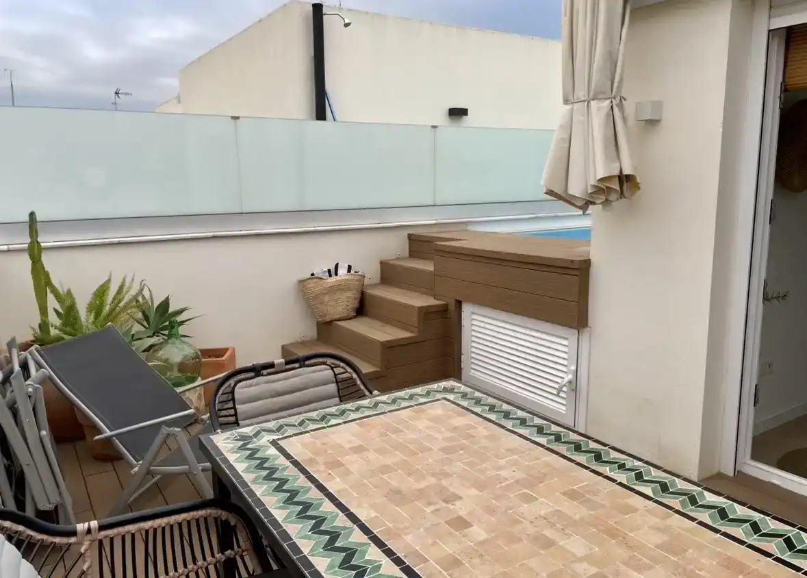 Terrassa de Pis en venda en  Sevilla Capital amb Aire condicionat, Piscina i Balcó