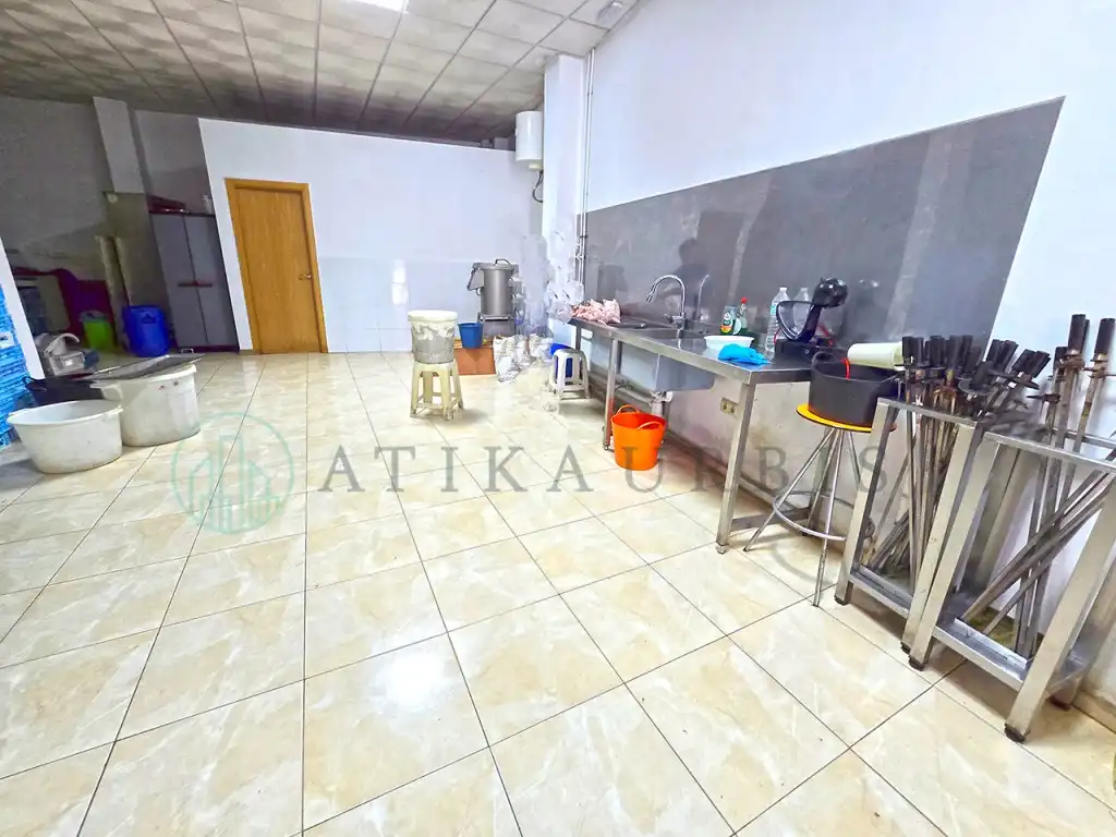 Local comercial en venda a Calle Artesanos, imagen 3