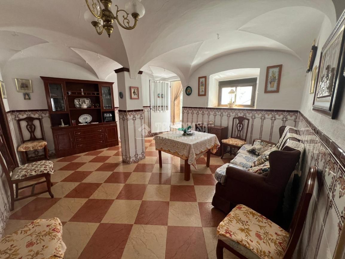 Casa adosada en venta en Aljucén