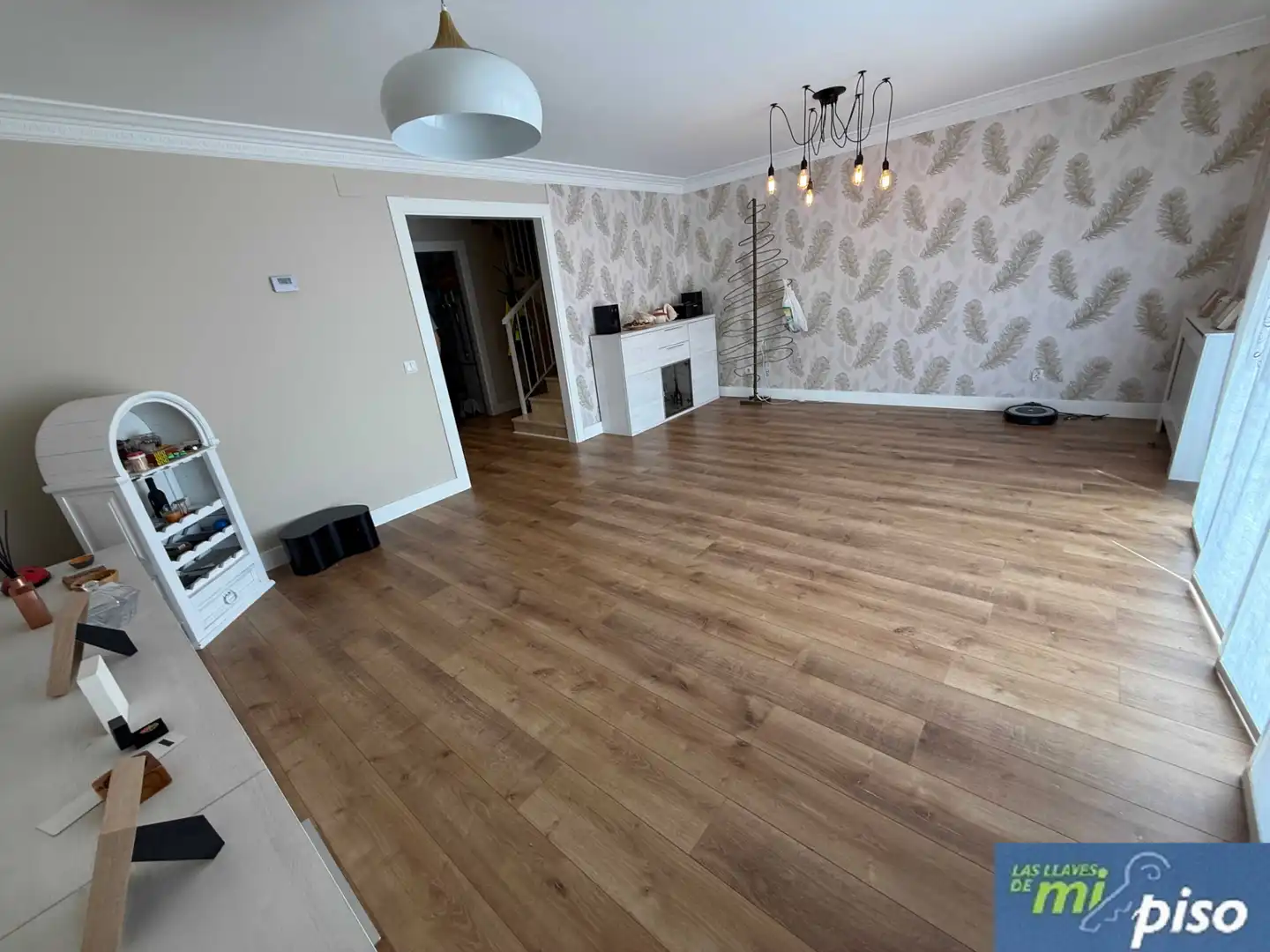 Sala d'estar de Casa adosada en venda en Cabezón de Pisuerga amb Calefacció, Jardí privat i Parquet