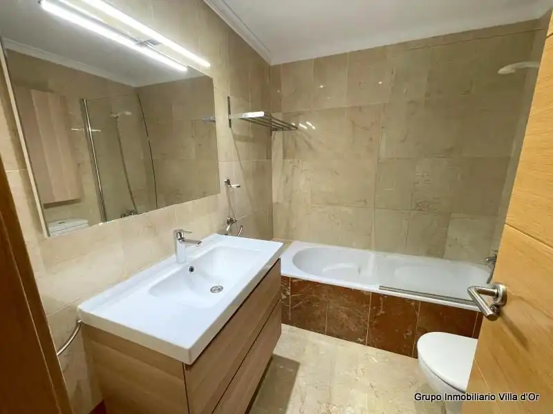 Badezimmer von Wohnungen zur Miete in Dénia mit Klimaanlage, Heizung und Terrasse