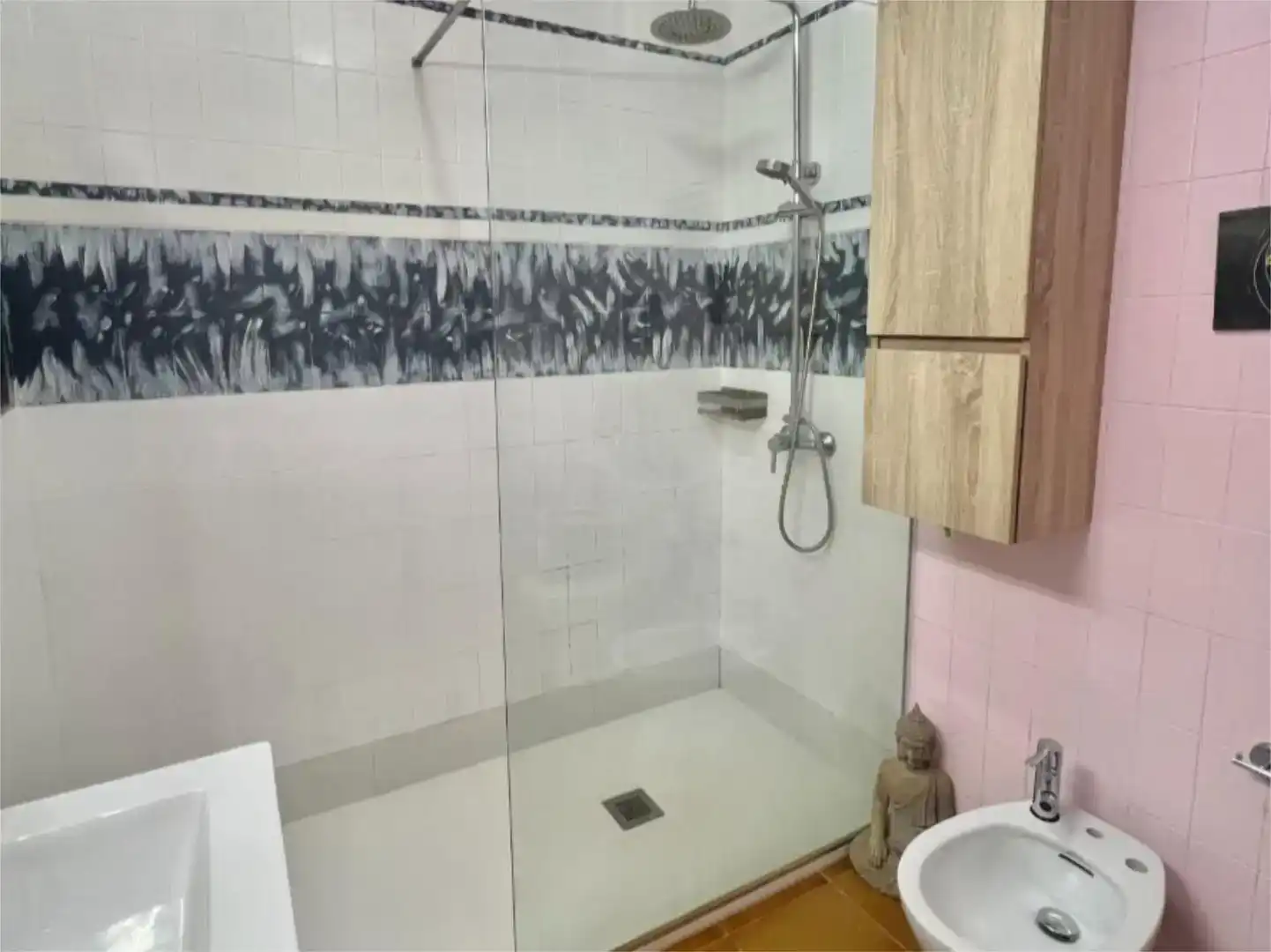 Bany de Casa o xalet en venda en Pallejà amb Piscina i Balcó