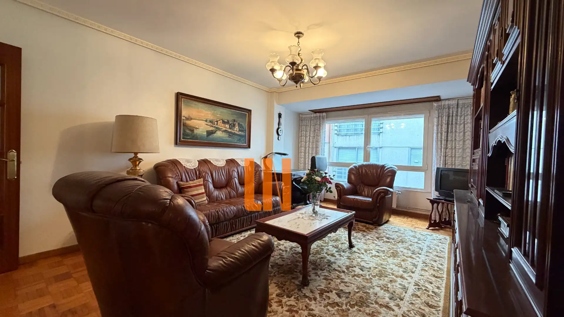 Living room of Flat for sale in Pontevedra Capital   with Heating, Parquet flooring and Washing machine