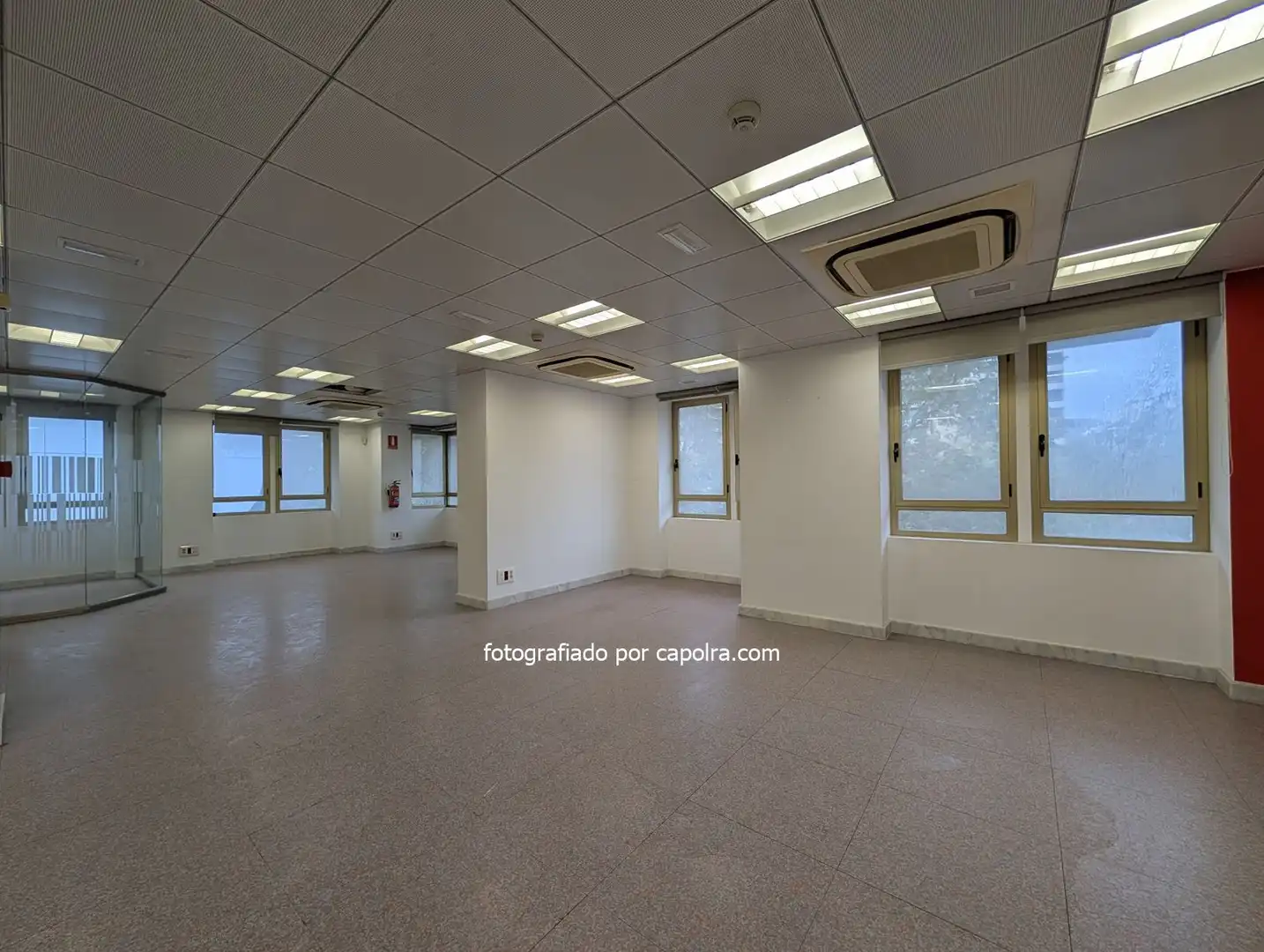 Büro zum Verkauf in Barcelona mit Klimaanlage und Heizung