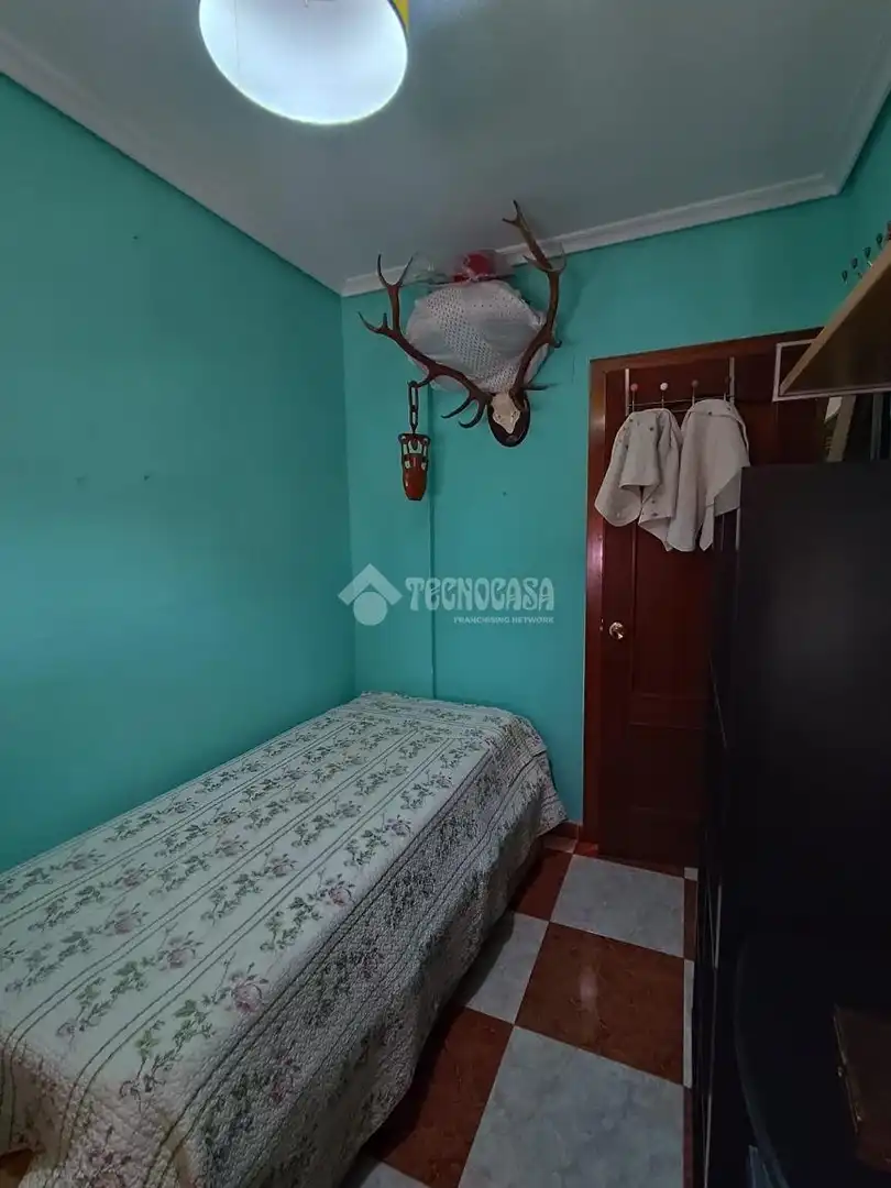 Bedroom of Flat for sale in Córdoba  with Air Conditioner