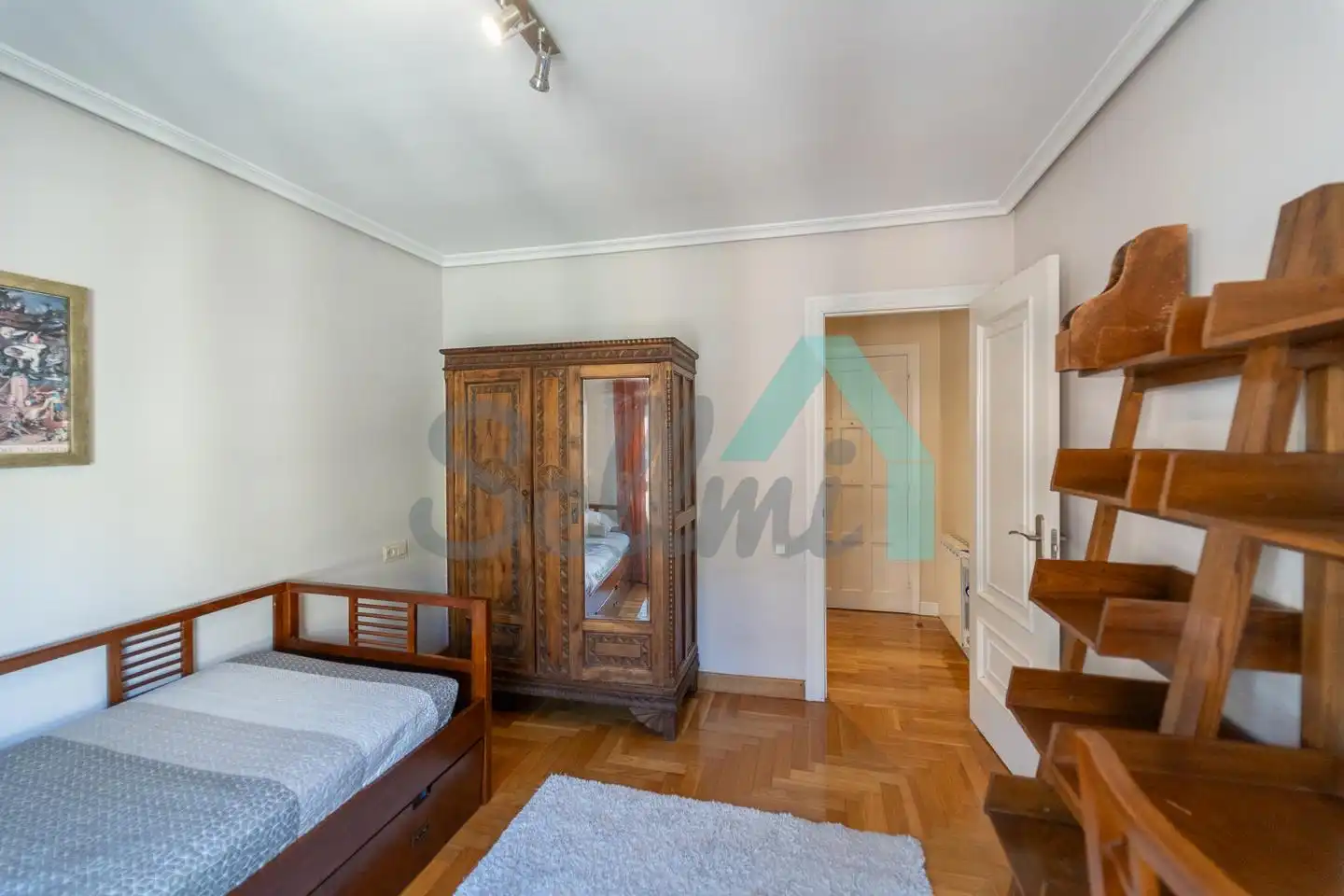 Bedroom of Flat for rent in Oviedo   with Heating, Parquet flooring and Furnished