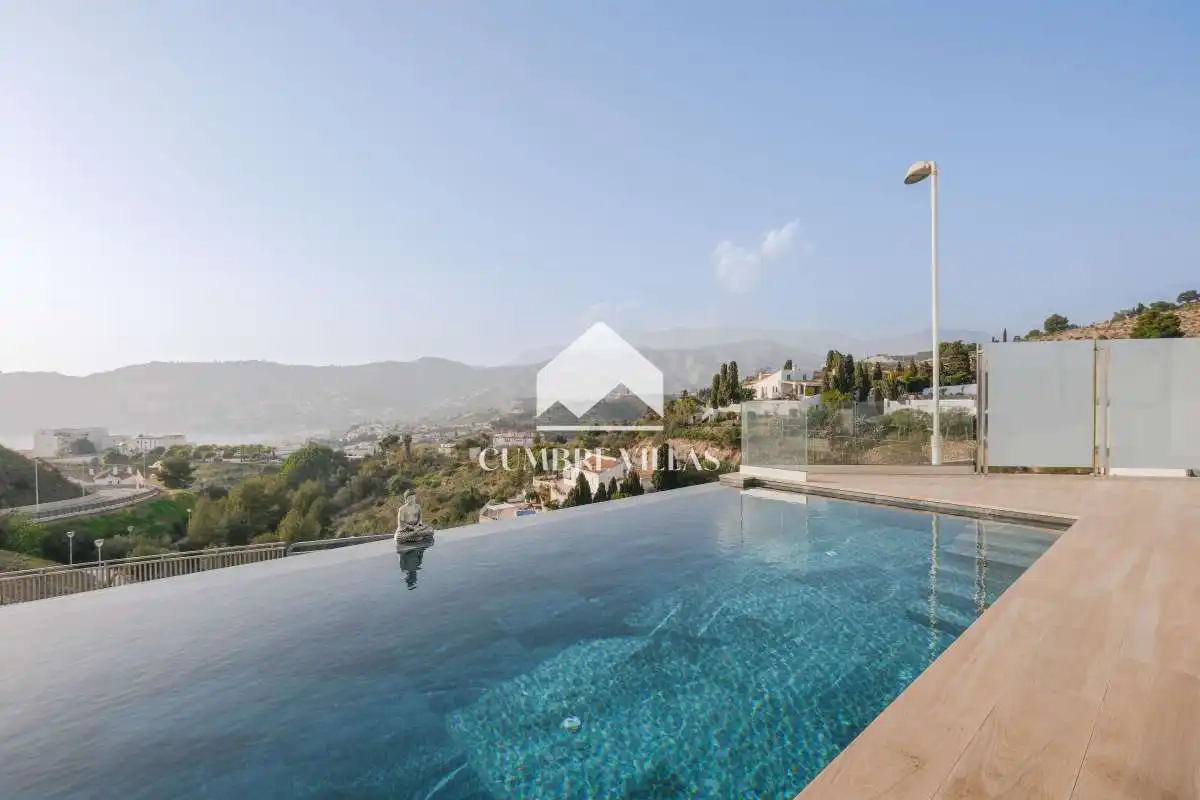 Casa o xalet en venda a La Herradura centro