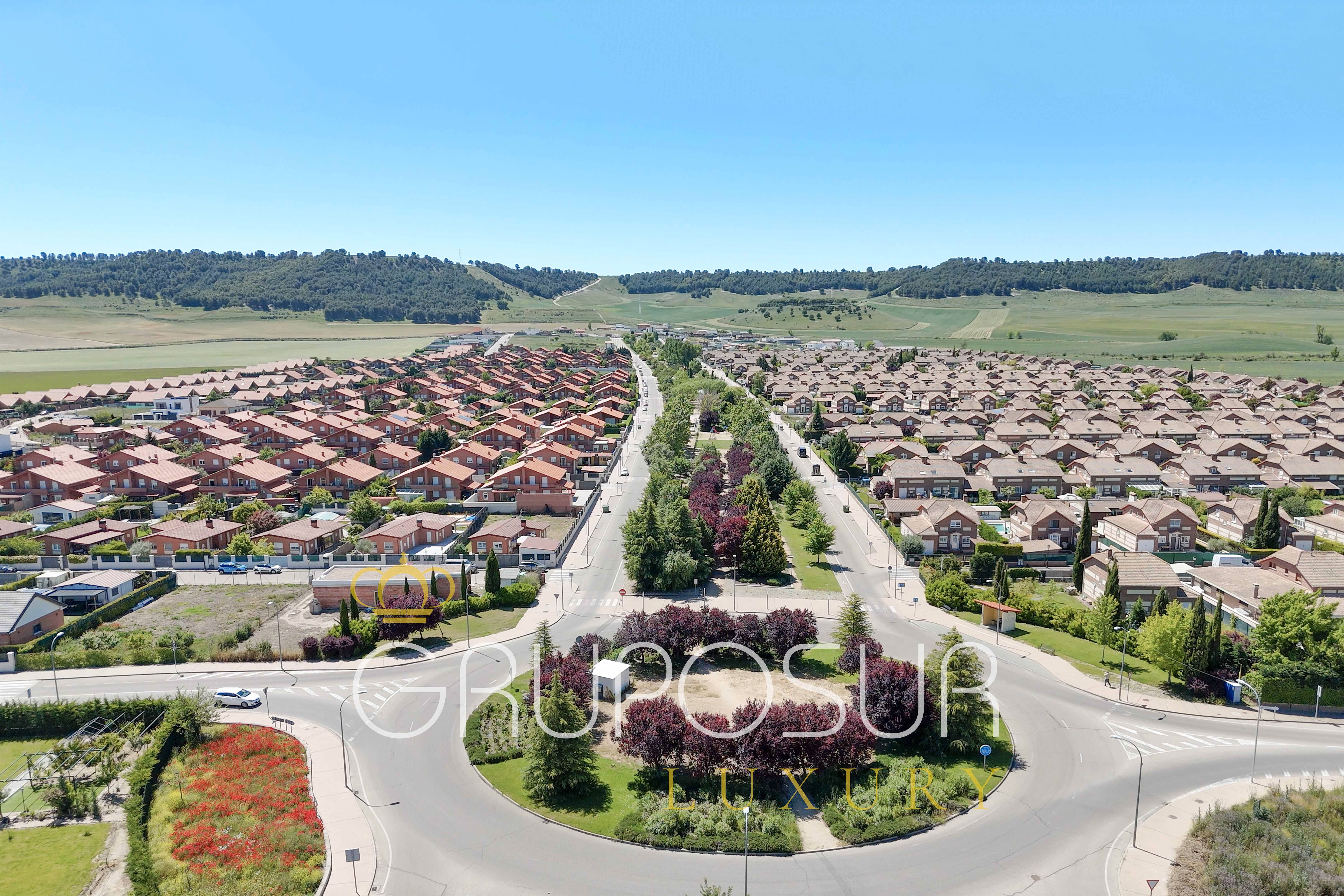 Exterior view of House or chalet for sale in Renedo de Esgueva  with Heating, Private garden and Parquet flooring