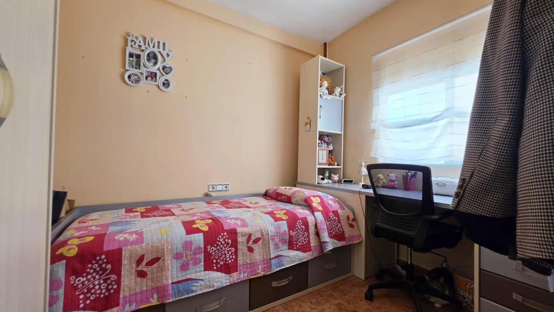 Habitación de Piso en venta en Alicante / Alacant con Aire acondicionado, Calefacción y Amueblado