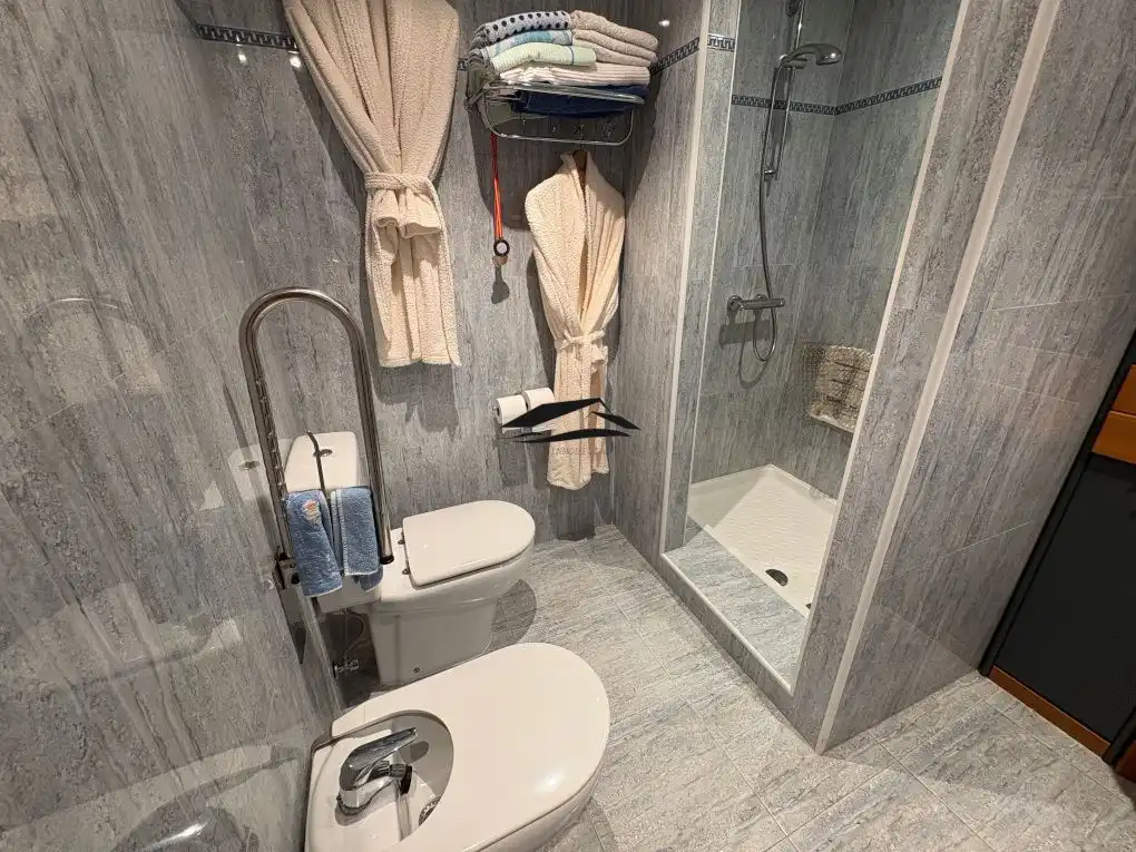 Baño de Casa o chalet en venta en Santibáñez de la Sierra con Aire acondicionado, Calefacción y Terraza