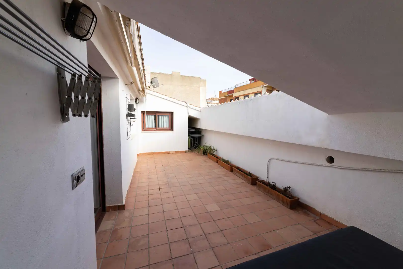 Vista exterior de Casa adosada en venda en L'Eliana amb Aire condicionat, Terrassa i Alarma