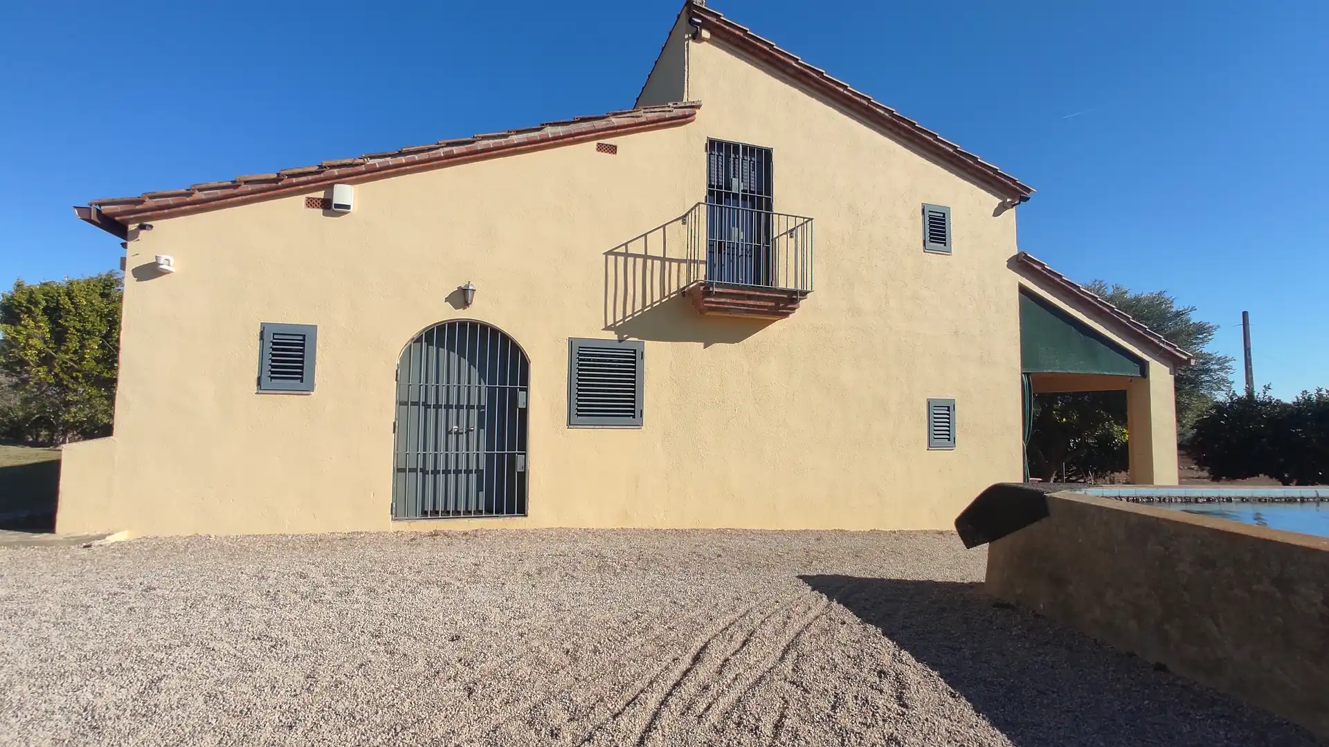 Außenansicht von Country house zum Verkauf in Roda de Berà mit Klimaanlage, Heizung und Privatgarten
